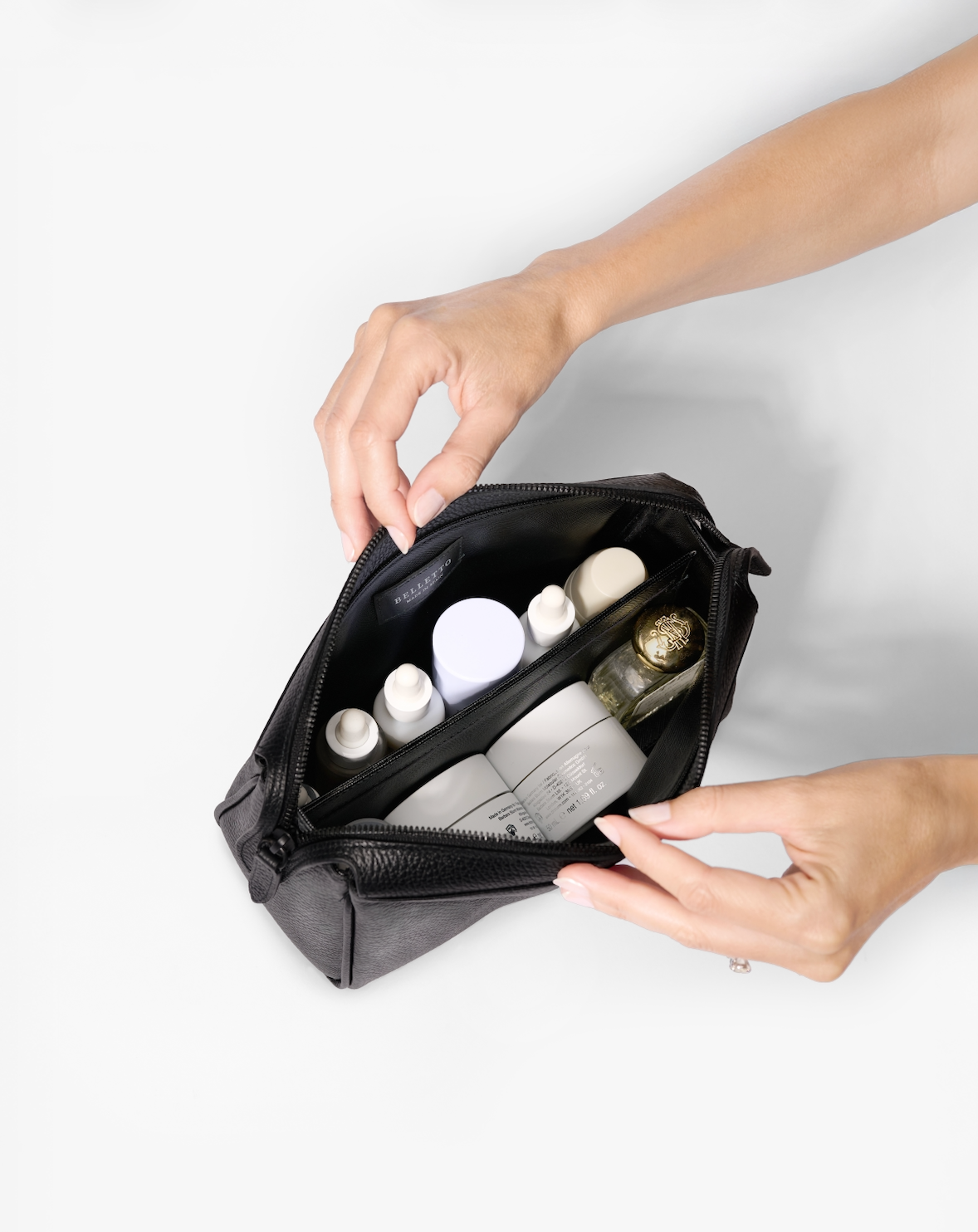 THE ESSENTIALS CLUTCH