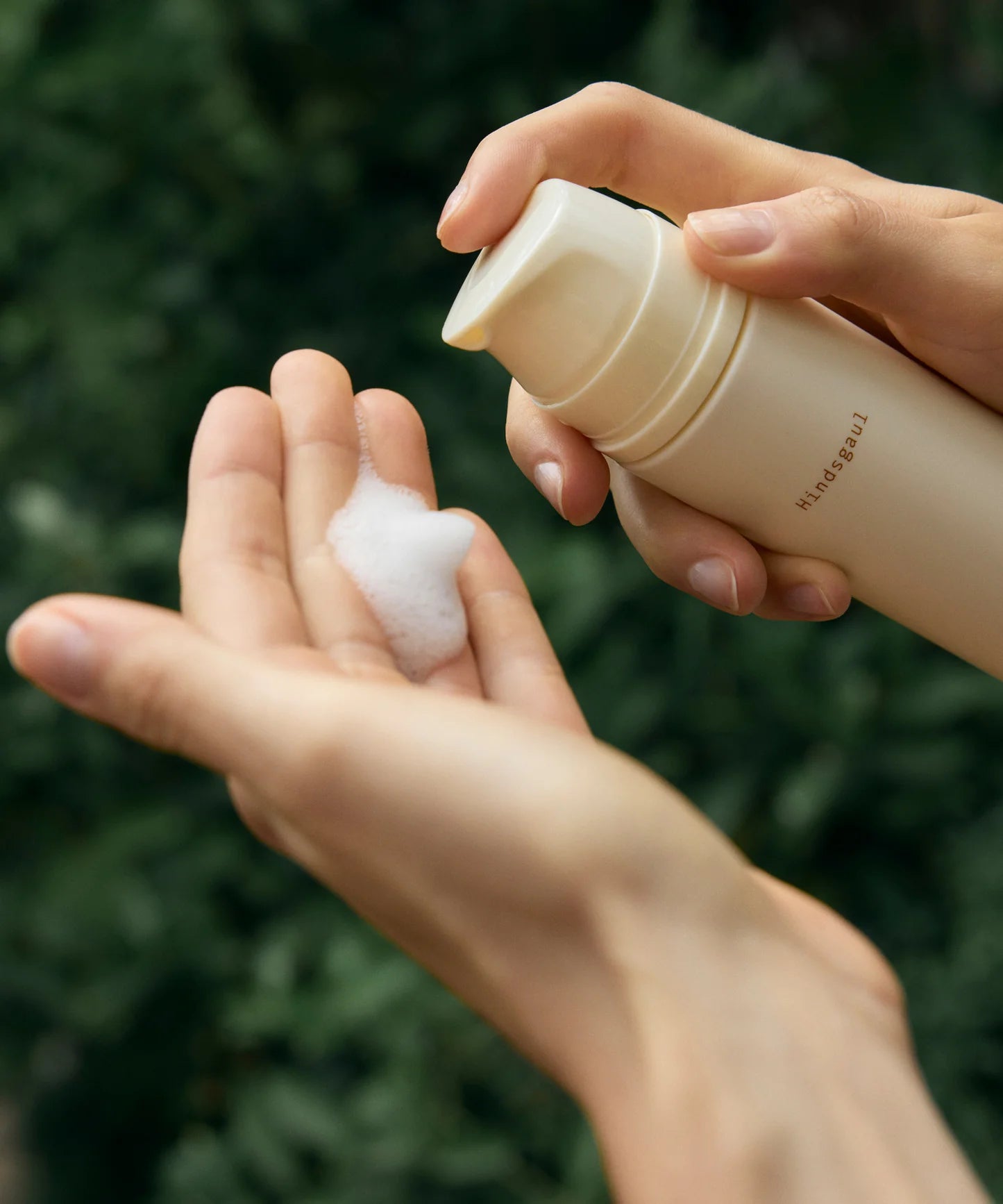 THE MOUSSE SOFT HOLD